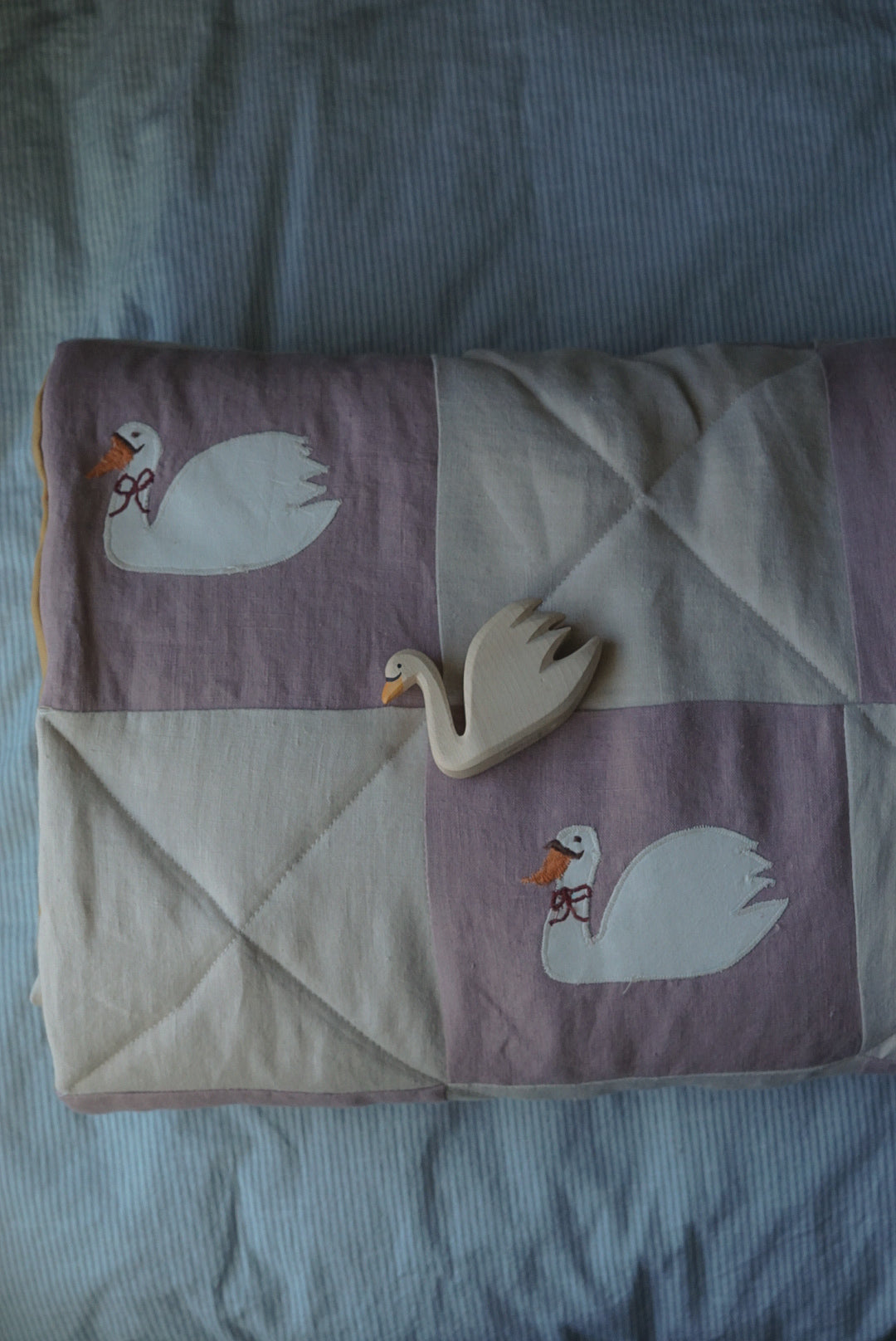Heirloom Quilt Swan