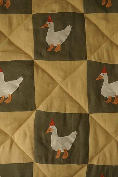 Heirloom Quilt Goose red hat