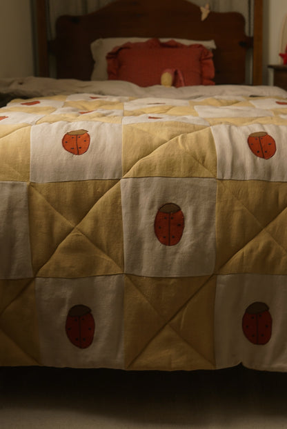 Heirloom Quilt Ladybug