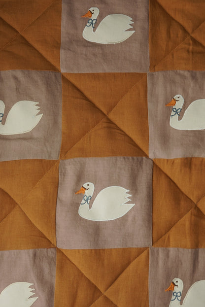 Heirloom Quilt Swan Blue Bow