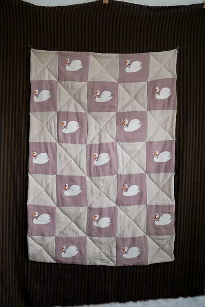 Heirloom Quilt Swan