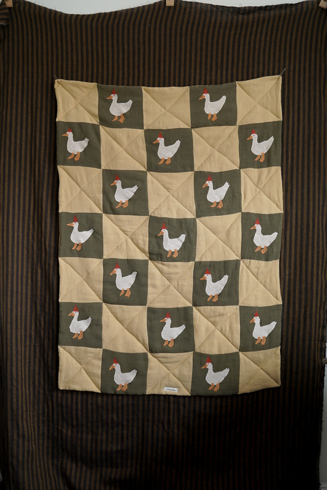 Heirloom Quilt Goose red hat